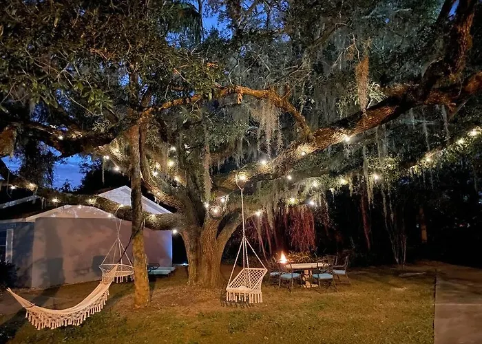 Nature Coast Getaway #1 - Cozy 2 Bedroom