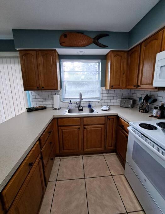 Nature Coast Getaway #1 - Cozy 2 Bedroom *