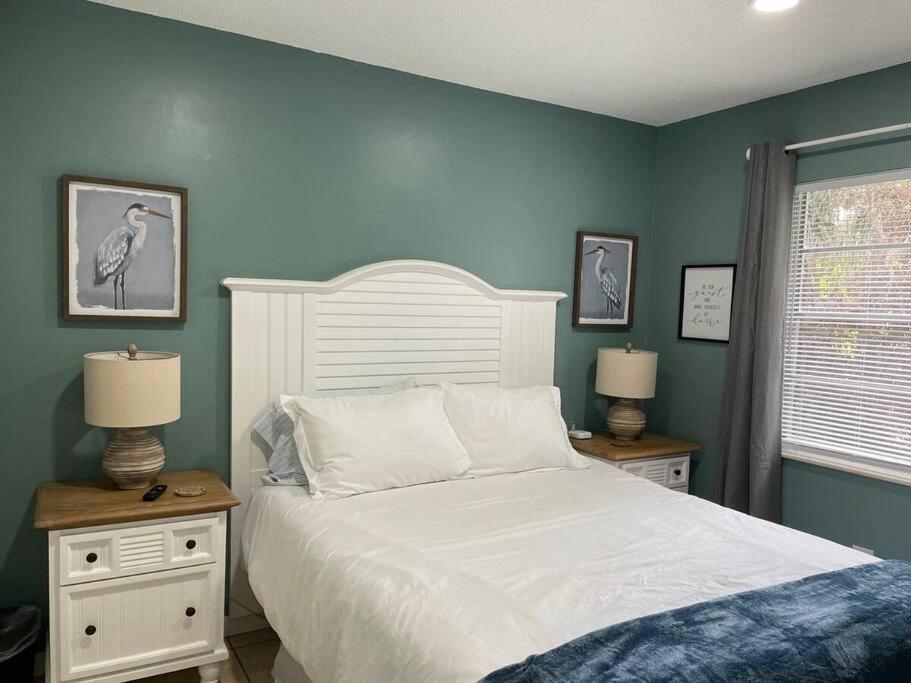 Nature Coast Getaway #1 - Cozy 2 Bedroom